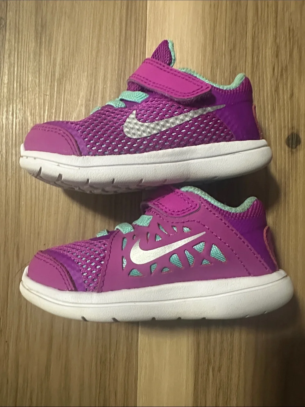 Nike Kids Pink and Teal Lightweight Sneakers